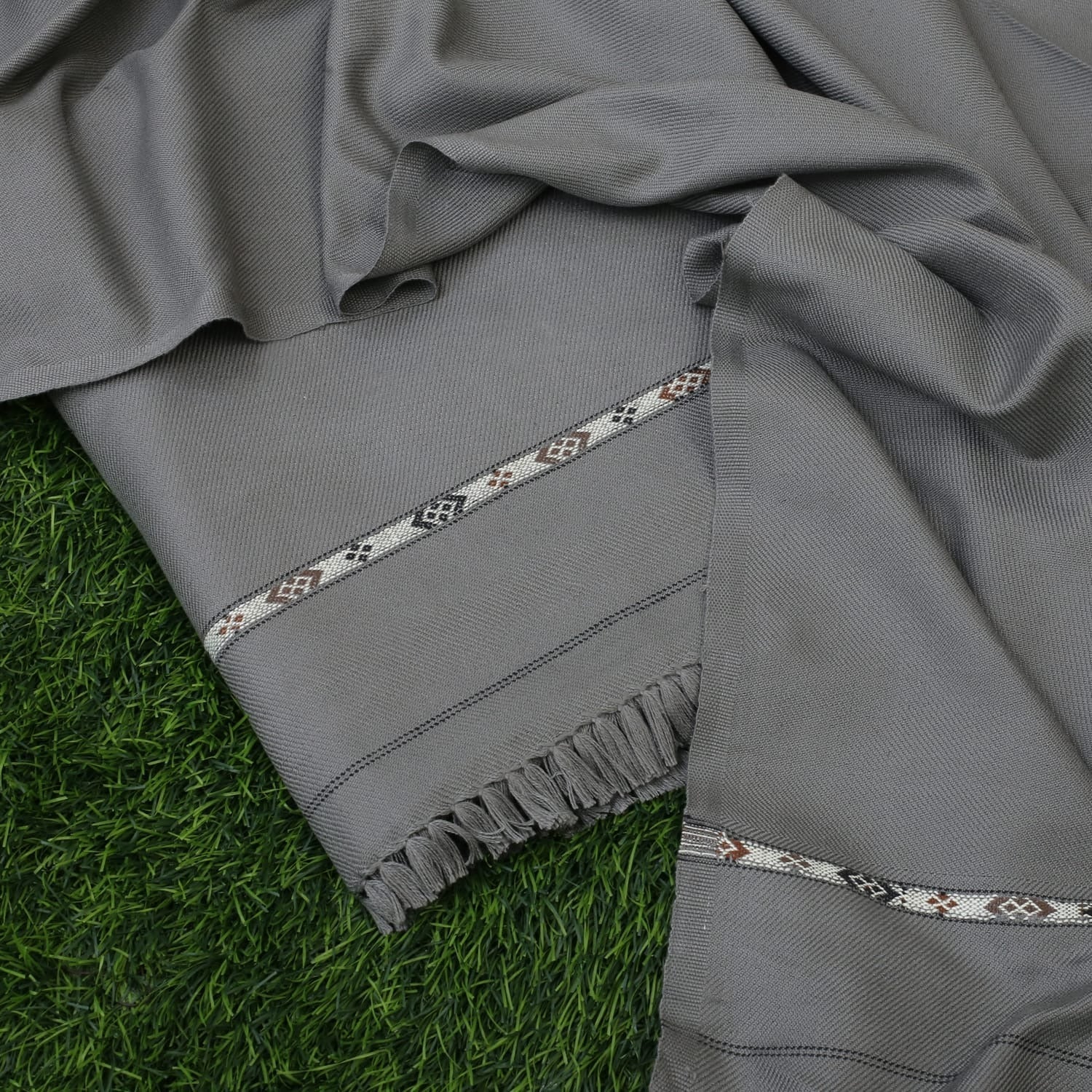 Swati Woolen Shawl Silver Grey - Faisalbad Fabrics